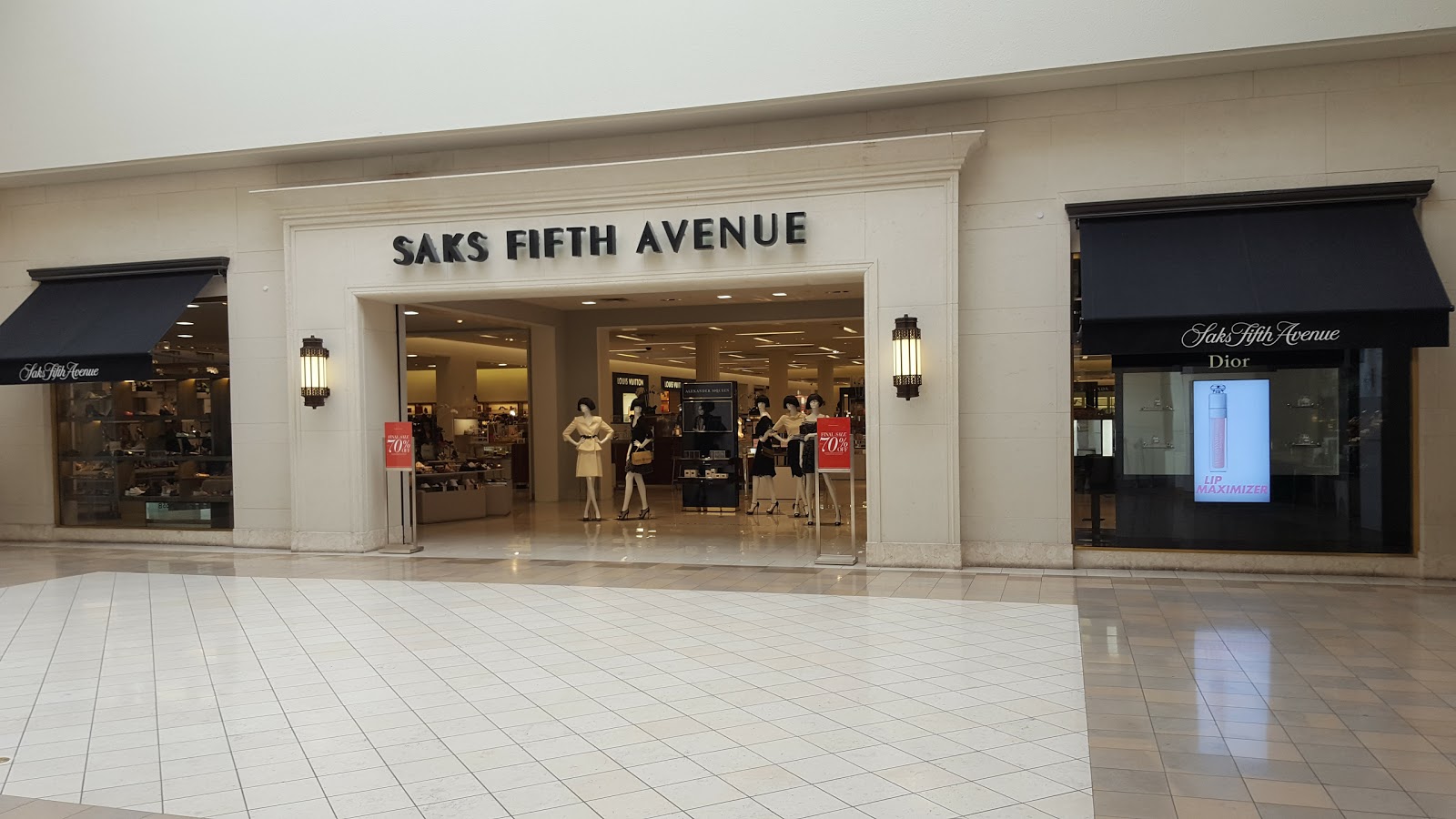 Saks Fifth Avenue » Clothing store in Boca Raton FL