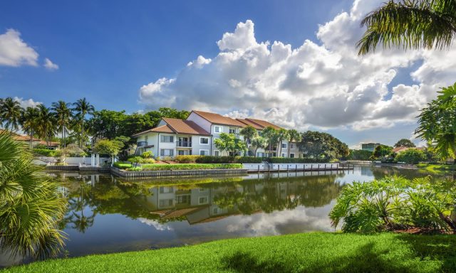 Bell Boca Town Center Apartments