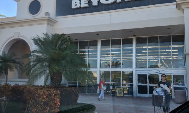 Bed Bath & Beyond