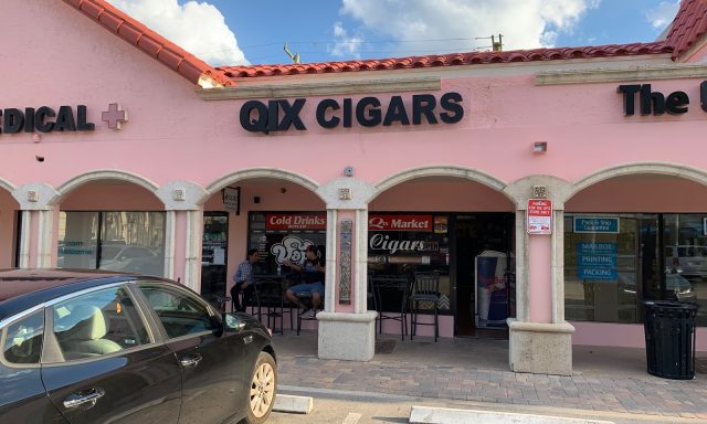 Qix Cigars at Mizner Park