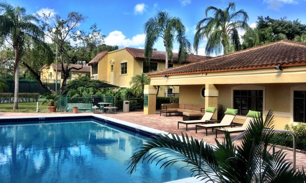 Crystal Palms Apartments