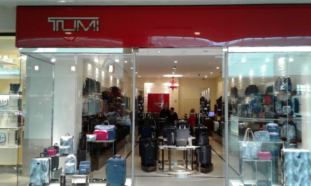 TUMI Store – Boca Town Center