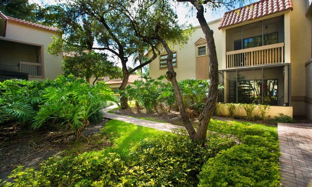 Crystal Palms Apartments