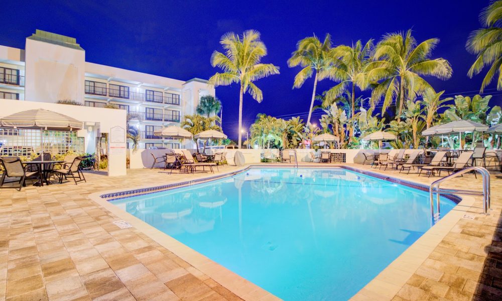 Boca Raton Plaza Hotel &amp; Suites