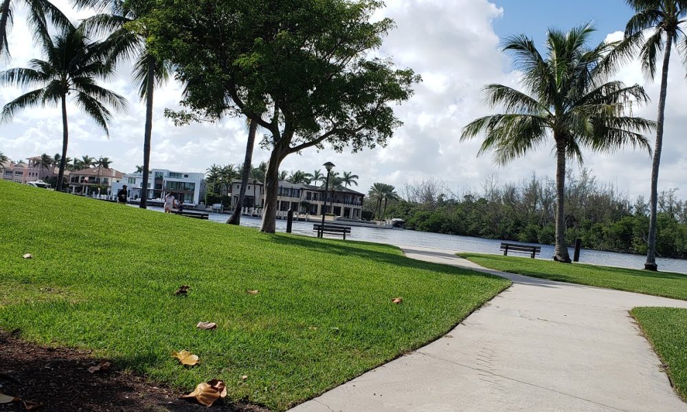 1371 N Ocean Blvd Parking