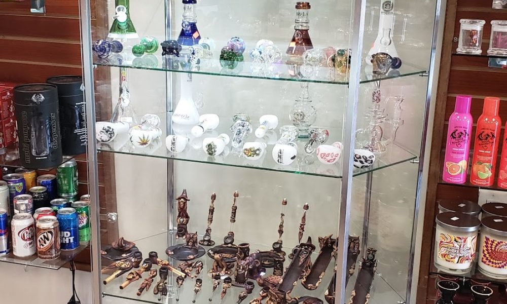 Vapes and More