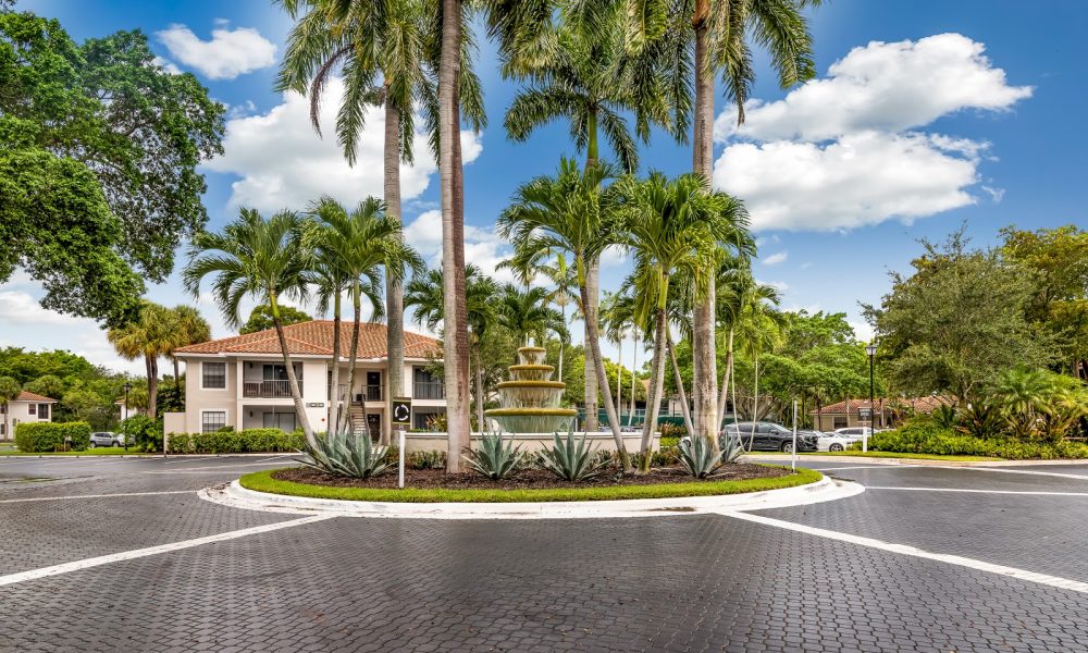 Mizner Court Apartments