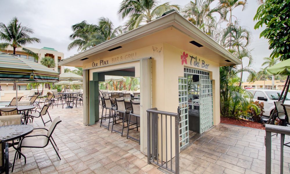 Boca Raton Plaza Hotel & Suites